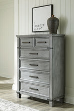 Load image into Gallery viewer, Russelyn Queen Storage Bed with Mirrored Dresser, Chest and 2 Nightstands
